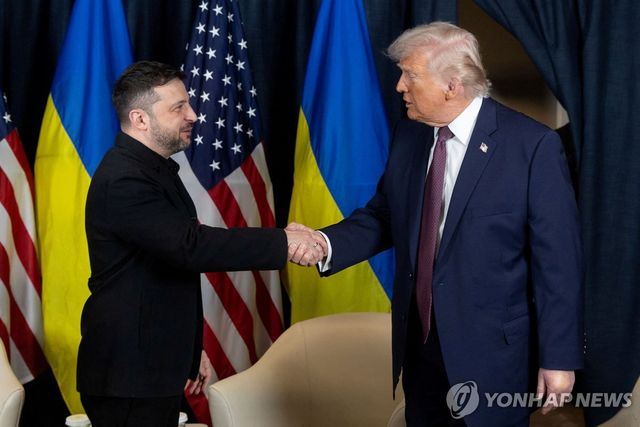다보스포럼서 만난 젤렌스키 우크라 대통령과 트럼프 미 대통령