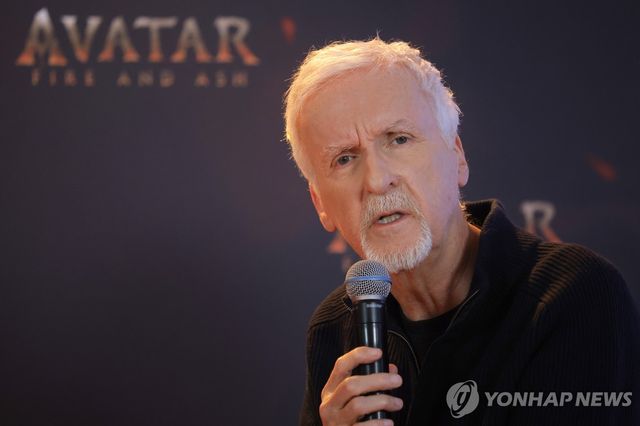 제임스 캐머런 감독