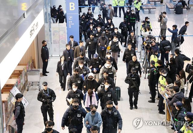 캄보디아 한국인 스캠조직 강제송환