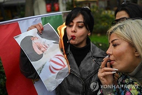 튀르키예에서 열린 이란 국민 지지 시위 모습