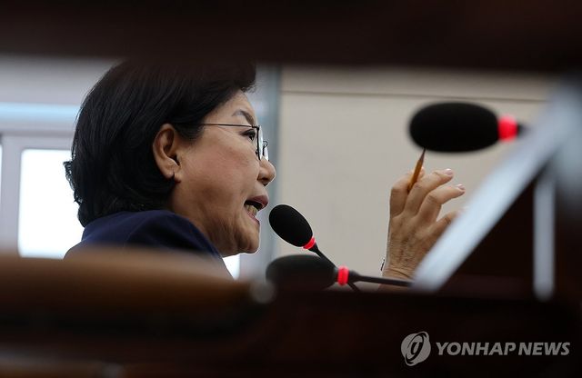 답변하는 이혜훈 기획예산처 장관 후보자