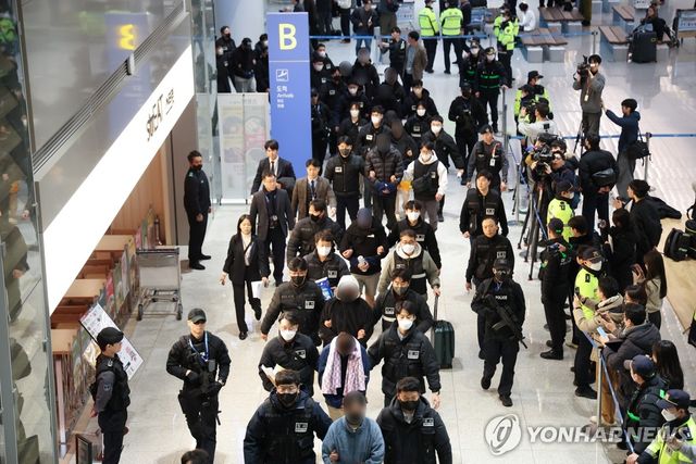 '캄보디아 범죄조직' 한국인 강제송환