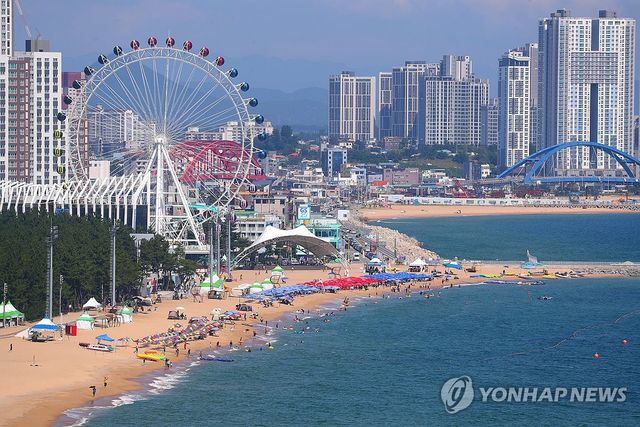 속초 대관람차와 해변