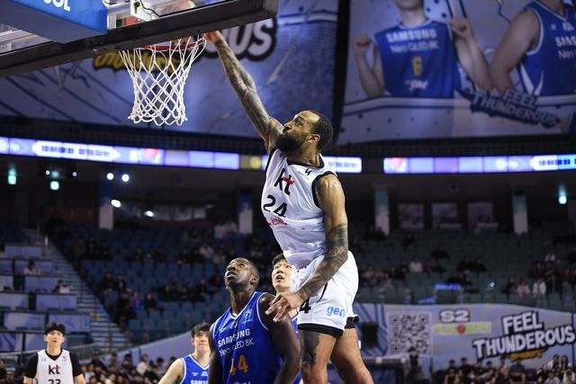 kt 윌리엄스의 덩크