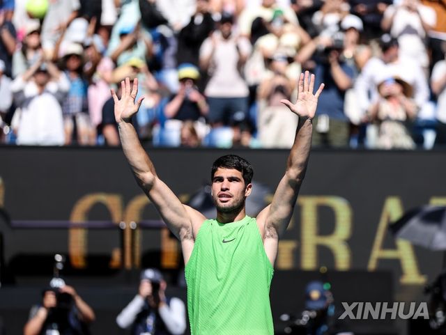 토미 폴에 승리하고 호주오픈 8강 오른 알카라스