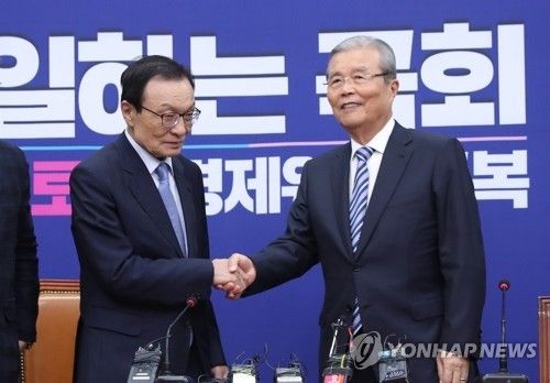 이해찬 수석부의장(좌)과 김종인 전 비상대책위원장