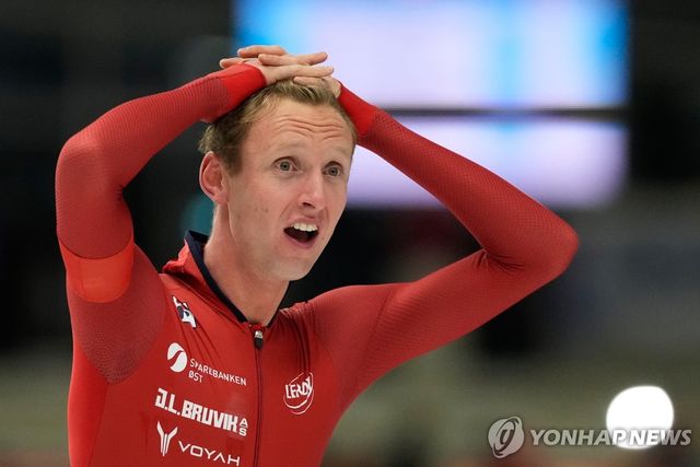 남자 5,000ｍ 세계 신기록을 세우고 깜짝 놀라는 산데르 아이트렘.