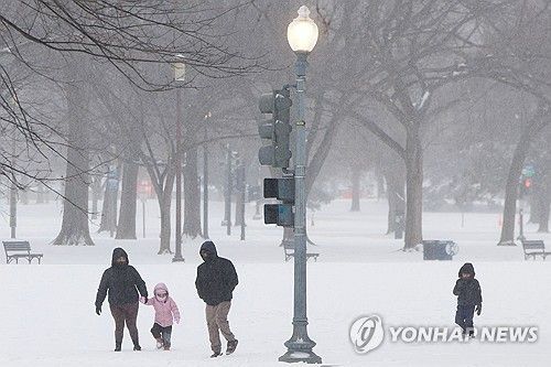 눈폭풍 영향권 든 워싱턴DC 