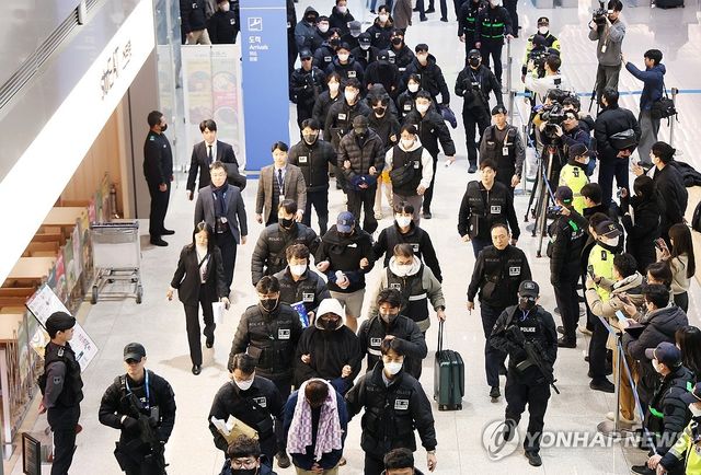 캄보디아 한국인 스캠조직 강제송환