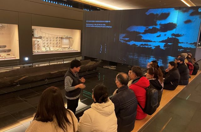 큐레이터와의 대화 행사 모습 