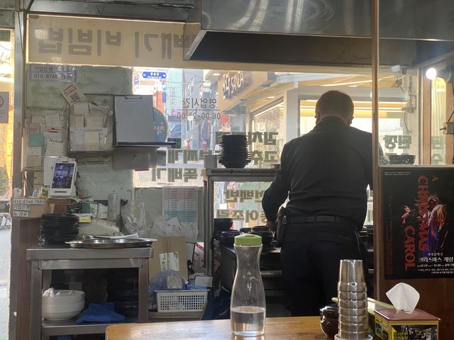 삼삼뚝배기를 운영하는 노강균씨