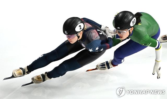 호주 쇼트트랙 국가대표 김효진(오른쪽)