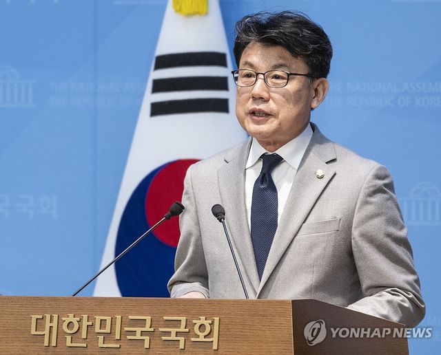 원내대표 보궐선거 출마하는 민주당 진성준 의원