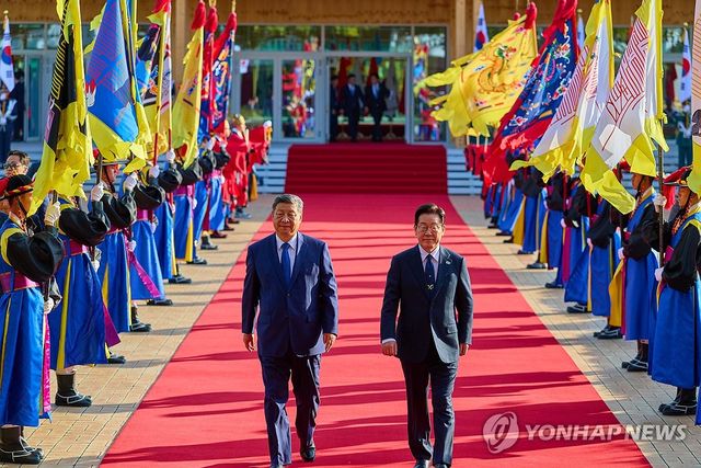 정상회담장 향하는 한중 정상