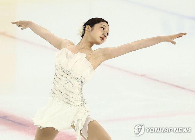 연기 펼치는 신지아