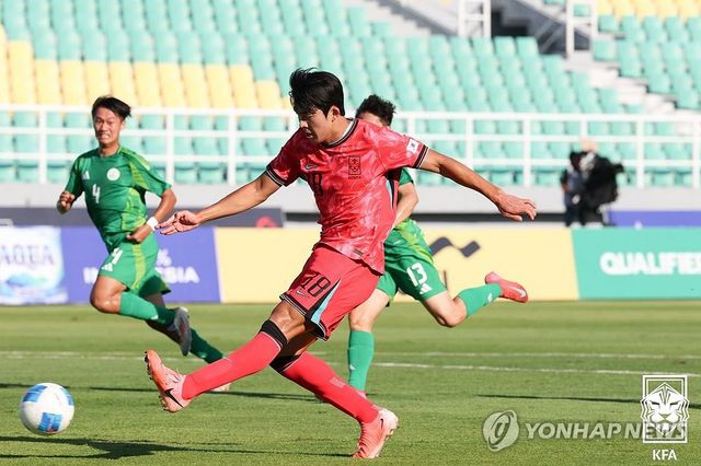 U-23 아시안컵 대표팀 공격수 정재상의 슈팅 장면