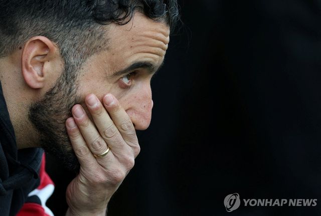 맨유, 아모링 감독 경질