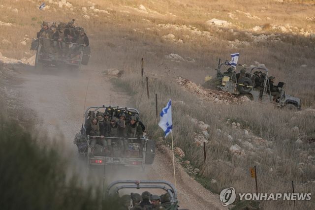 2024년 12월 15일 골란고원의 이스라엘-시리아 경계선에서 이스라엘군이 기동하는 모습.