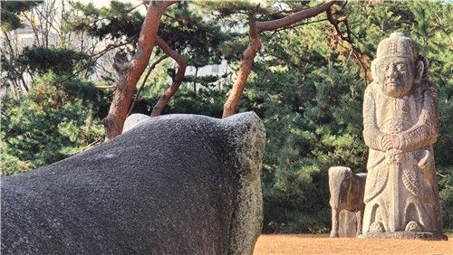 선릉 정현왕후릉의 무석인과 석마 [촬영 김정선] 2025.12