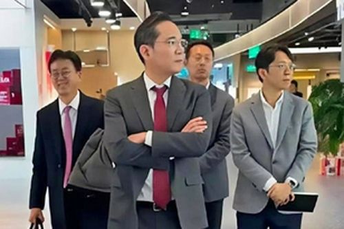 중국 베이징 쇼핑몰에서 목격된 이재용 삼성전자 회장