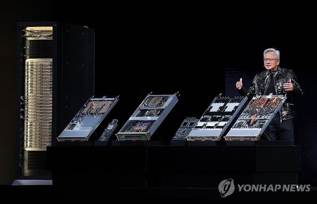 신제품 선보이는 젠슨 황