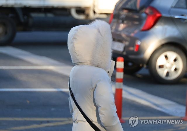 한파에 꽁꽁 싸매고 출근