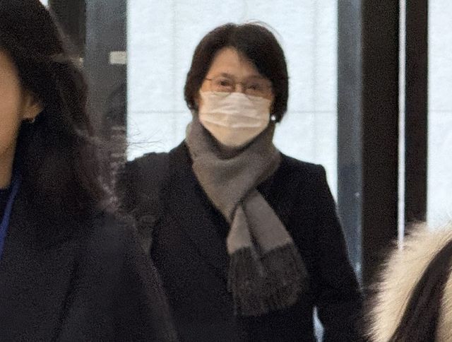 상설특검에 피의자 신분으로 출석한 김동희 검사