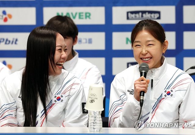 질문 답하는 김민선