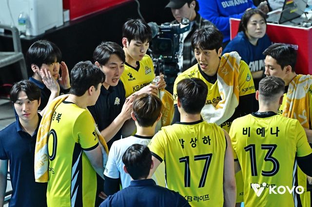 프로배구 KB손해보험 선수단