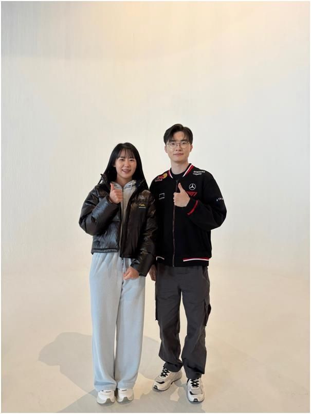 황유민(왼쪽)과 페이커 이상혁