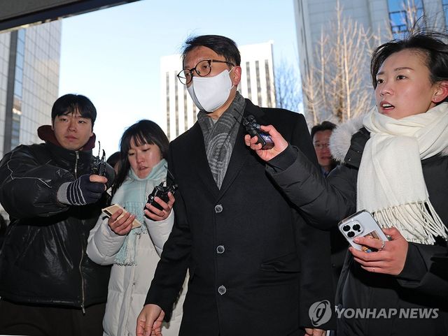 경찰 조사 출석한 박대준 전 쿠팡 대표