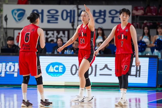 (왼쪽부터) BNK 이소희, 김소니아, 박혜진