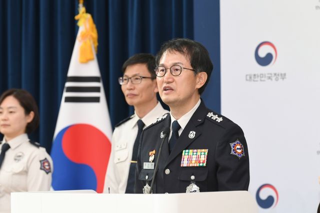 업무보고 후 사후 브리핑하는 김승룡 소방청장 직무대행