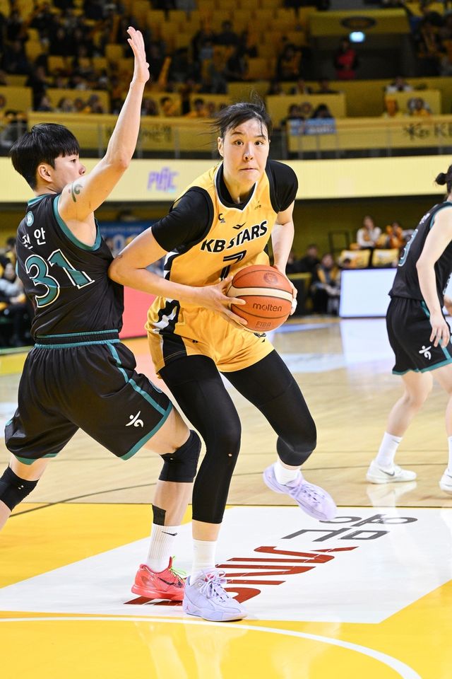 돌파하는 박지수