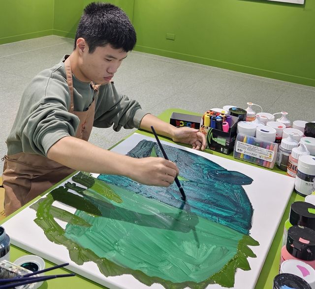 김용원 학생 작업 모습