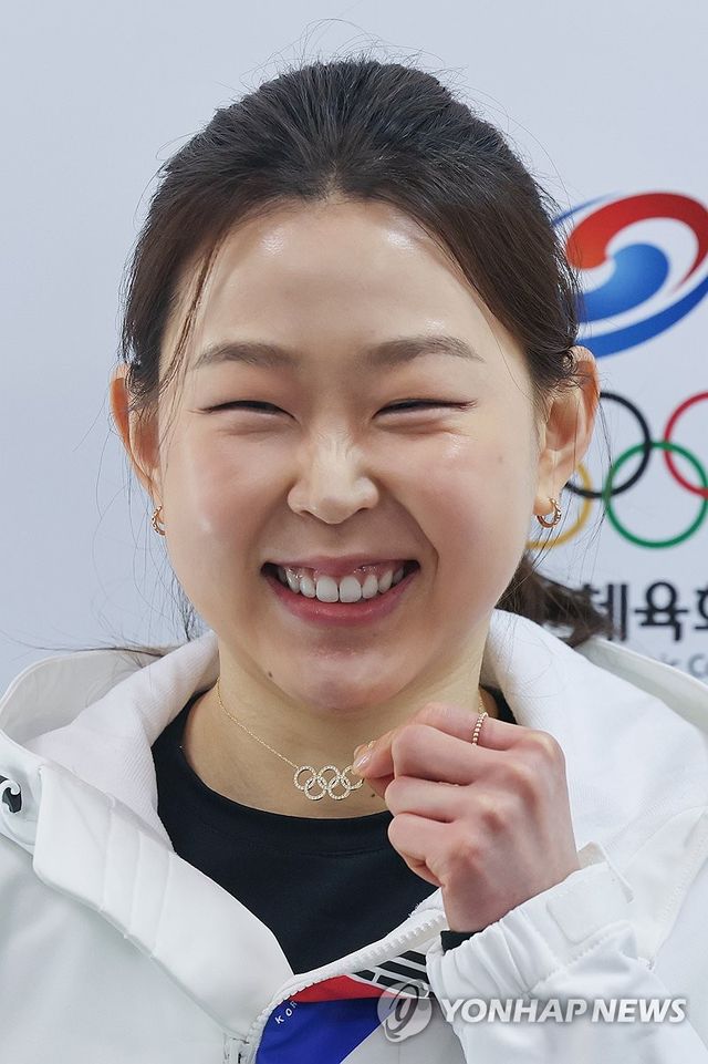 김민선, 오륜기 목걸이와 함께