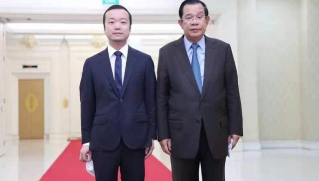 프린스그룹의 천즈 회장(왼쪽)과 훈센 전 캄보디아 총리