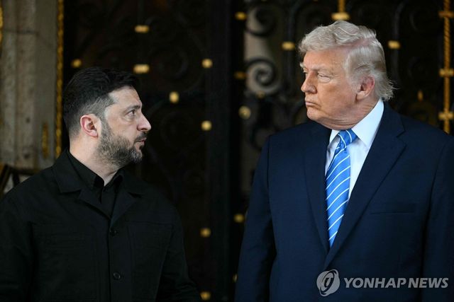 지난해 12월 28일 플로리다에서 만난 미·우크라 정상