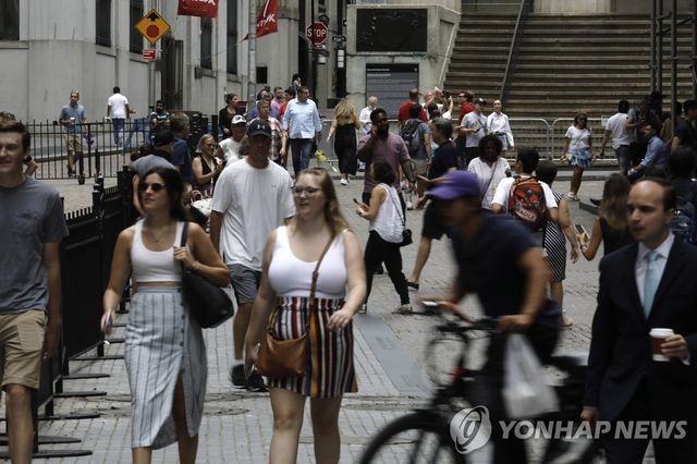 이민자 감소, 고령화, 출산율 저하 등 복합적 난제에 직면한 미국 인구 [EPA 연합뉴스 자료사진. 재판매 및 DB 금지]