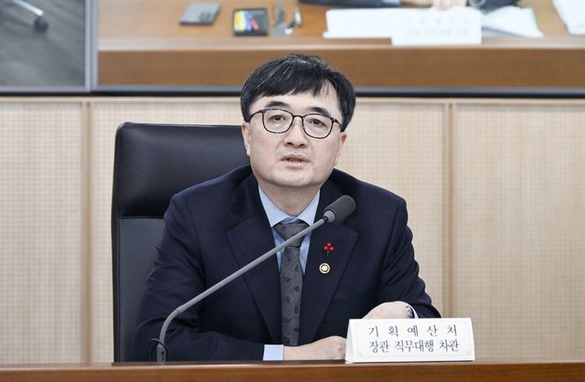 내년도 예산안 논의 착수