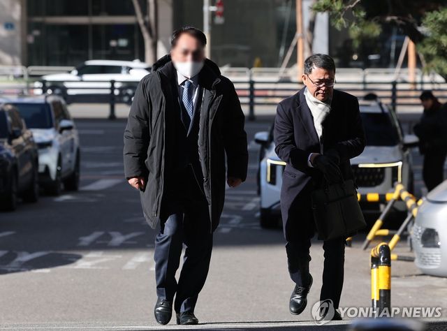 '김병기 공천헌금 탄원' 전 구의원 A씨, 경찰 소환조사