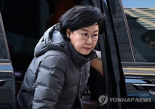 출근하는 이혜훈 후보자 (서울=연합뉴스) 윤동진 기자 = 이혜훈 기획예산처 장관 후보자가 8일 서울 중구 예금보험공사에 마련된 인사청문회 준비 사무실로 출근하고 있다. 2026.1.8 mon@yna.co.kr
