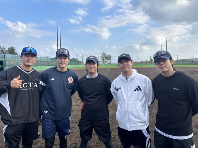 오키나와에서 훈련 중인 두산 선수들. 