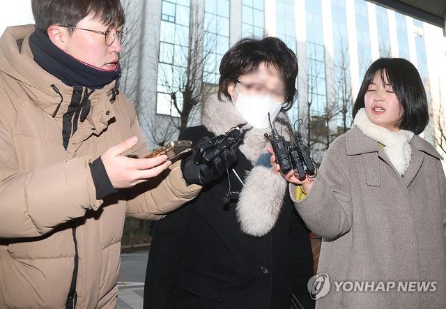 '김병기 공천헌금 탄원서' 前구의원 경찰 출석