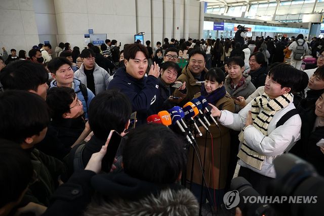 인터뷰하는 류현진