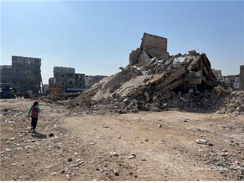 폭격으로 인해 무너진 알레포 학교