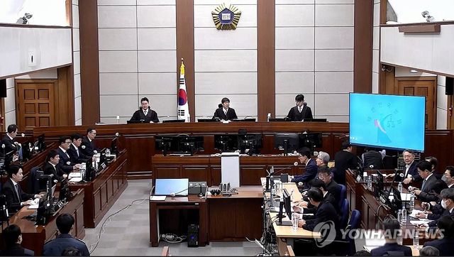 '내란 우두머리' 윤석열 결심공판 출석