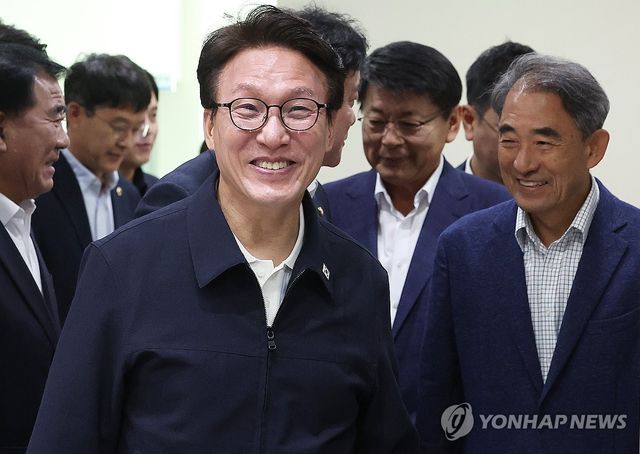 농업인 간담회 참석하는 김민석 대표