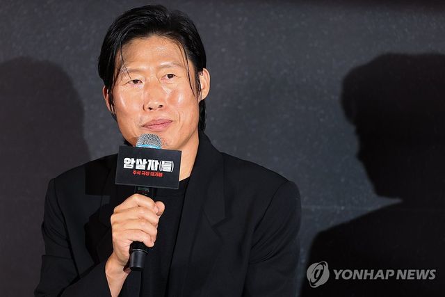 인사말하는 유해진