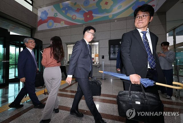중앙선거관리위원회 들어서는 선관위특검 자문위원